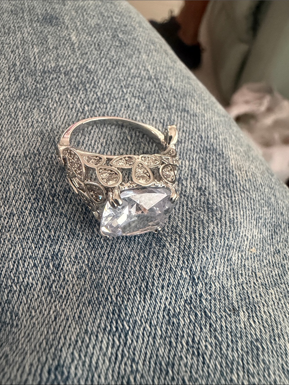 Silver-Tone Clear Bluish Tint Crystal Cocktail Ring Sz 8